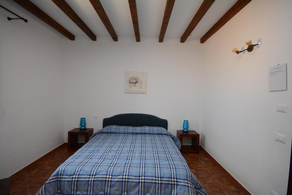 La Ferula Bed and Breakfast Scillato  Exteriör bild
