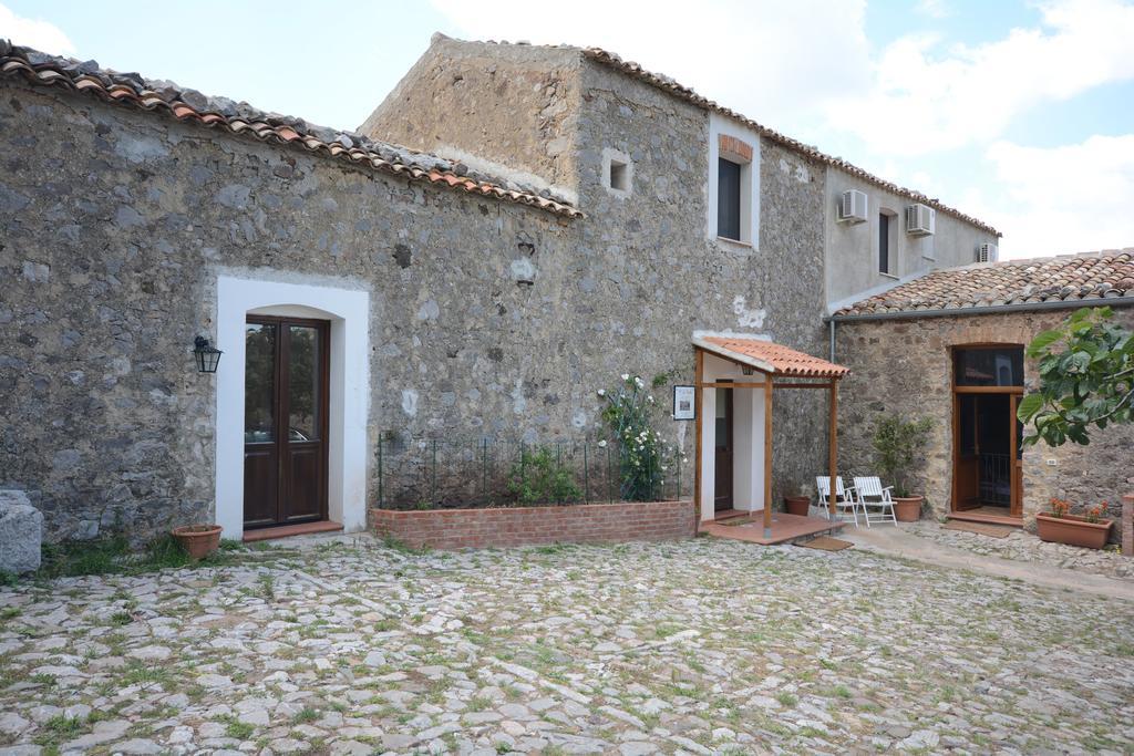 La Ferula Bed and Breakfast Scillato  Exteriör bild