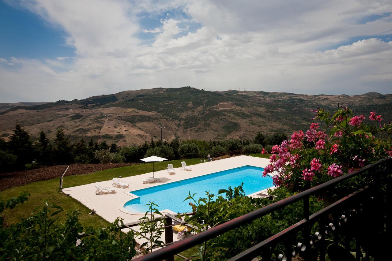 La Ferula Bed and Breakfast Scillato  Exteriör bild